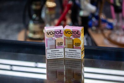 Vozol Alien 5000 disposable vape, 5000 puffs, long-lasting battery, premium flavors.